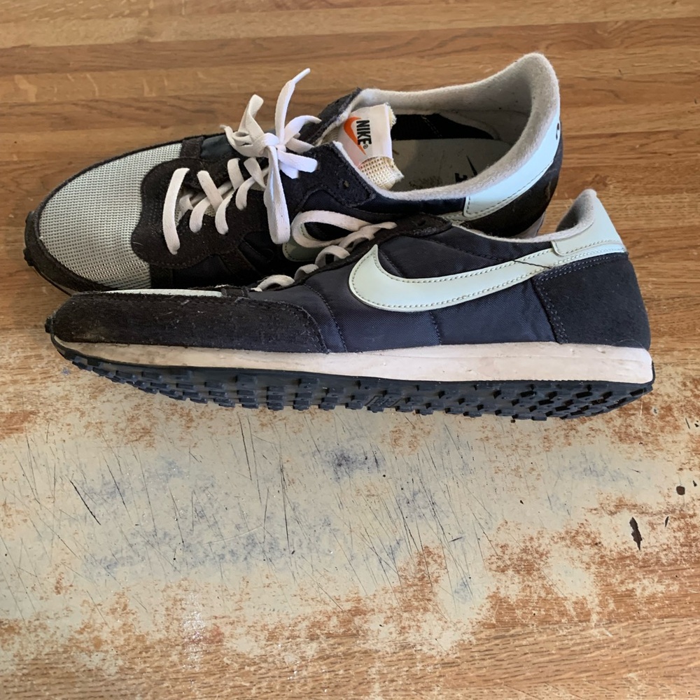 Nike tennis shoes